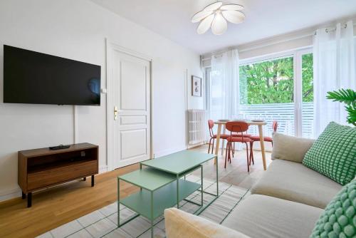 Appartement deux chambres avec parking et balcons