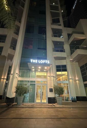 Downtown Dubai Beautiful Upgraded 1-bedroom apartment