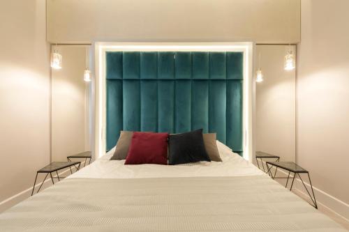 Luxe 3BED 3BATH Steps to New York Café & Szimpla Kert