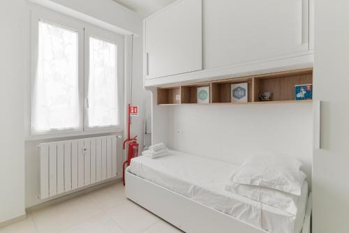 GuestHost - Bright Studio Apartment Bocconi Milano
