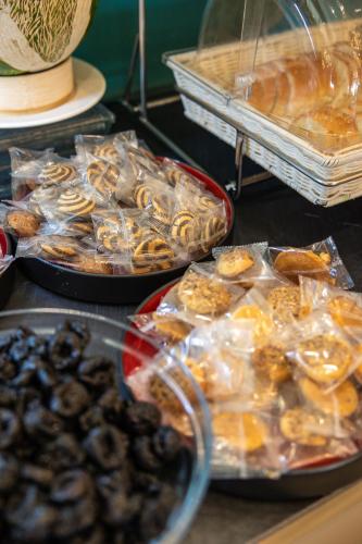Makanan di atau berdekatan hotel