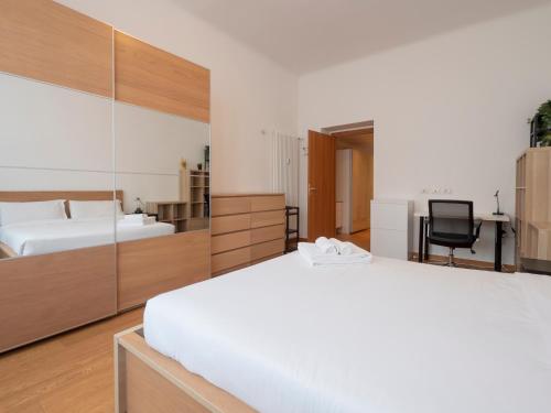 Xenia Milano - 3 rooms apt in Via Ugo Bassi 23