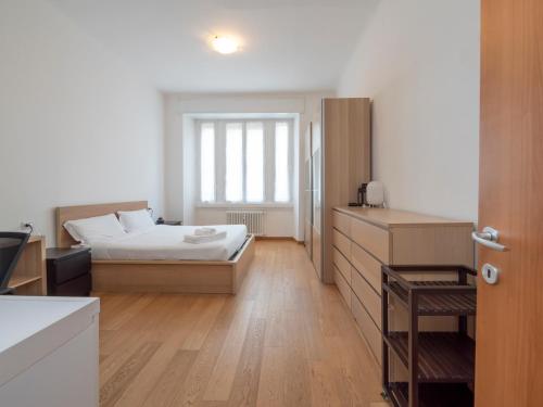 Xenia Milano - 3 rooms apt in Via Ugo Bassi 23
