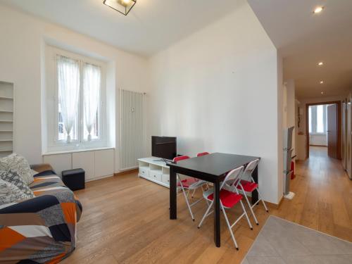 Xenia Milano - 3 rooms apt in Via Ugo Bassi 23