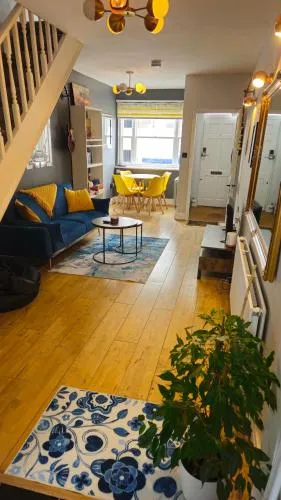 Whole House with a private garden and terrace, central Brighton photo 1