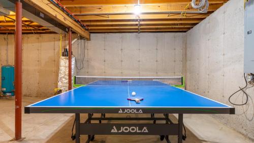 Πινγκ πονγκ στο Secluded w Deck Views Hot Tub Ping Pong Hudson in the Berks by AvantStay ή εκεί κοντά