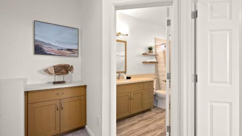 Billede fra billedgalleriet på Sleeps 16 2 Homes Ocean Views Shared Pool Gym Near the Beach AvantStay i Waianae