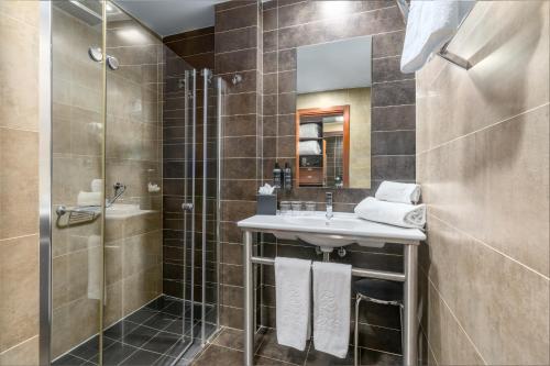 Salle de bains dans l'établissement Exe Doña Carlota