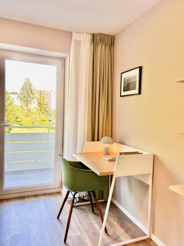 Фотография из галереи Snug Stays 8 - ruhige Toplage Seeblick Design-Wohnung I 3-Zimmer I zentral в городе Тутцинг