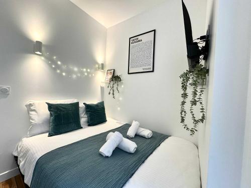 New 411 Suite Charles- Cosy Apartment Paris Center