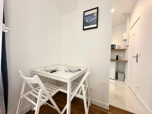 New 411 Suite Charles- Cosy Apartment Paris Center
