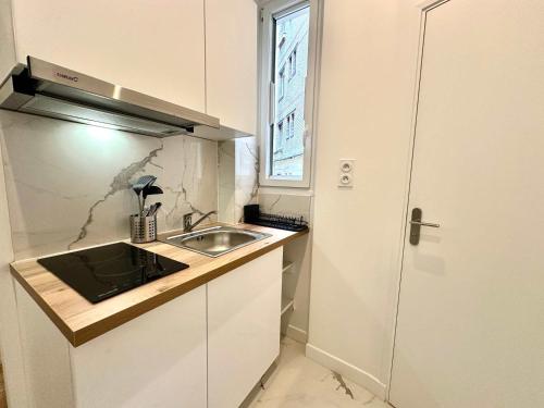 New 411 Suite Charles- Cosy Apartment Paris Center