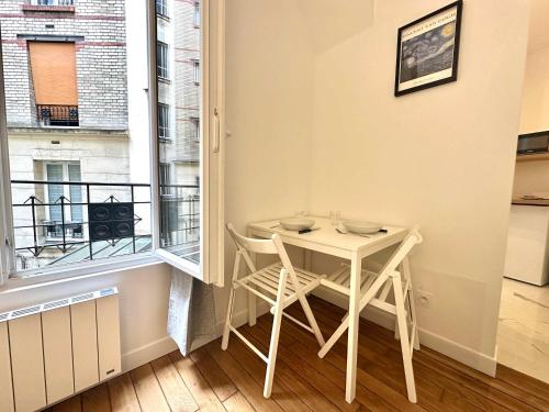 New 411 Suite Charles- Cosy Apartment Paris Center