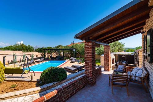 Stone villa Tea with pool