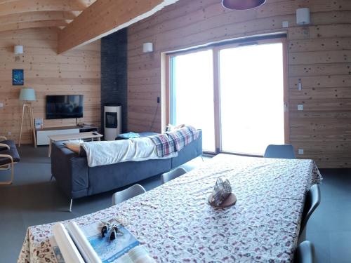 Gallery image of Grand chalet moderne pour 12 personnes avec WiFi à Chamrousse - FR-1-340-211 in Chamrousse