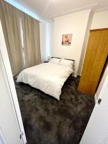 Postel nebo postele na pokoji v ubytování Harbour Haven by Decent Properties