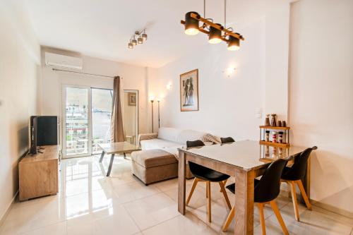 Acropolis View Top & Private-Modern Residence 150m to Metropolitan Metro Hub