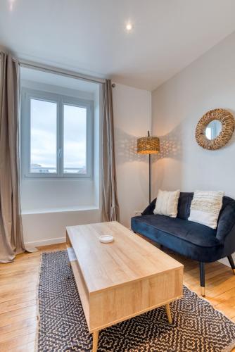 One-Bedroom Flat – Top Floor, Batignolles
