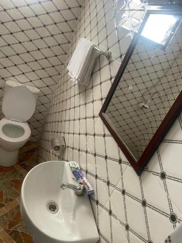 Ένα μπάνιο στο Enyo Home