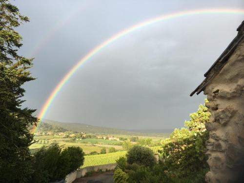 Maison de village spacieuse et cosy avec vue sur la colline