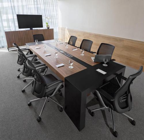 a conference room with a large table and chairs at Fiesta Americana Mexico Toreo in Mexico City