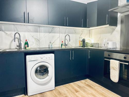 Η κουζίνα ή μικρή κουζίνα στο Ideal for contractors