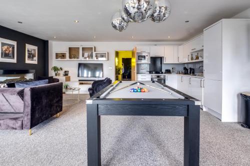 Penthouse Noir - Wyndale Living - Central BHam 2BR photo 16