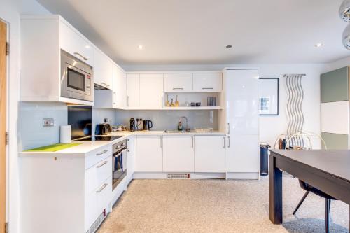 Penthouse Noir - Wyndale Living - Central BHam 2BR photo 21