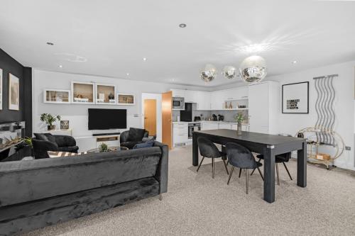 Penthouse Noir - Wyndale Living - Central BHam 2BR photo 25