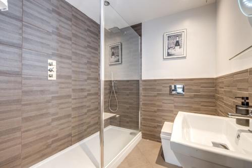 Penthouse Noir - Wyndale Living - Central BHam 2BR photo 35