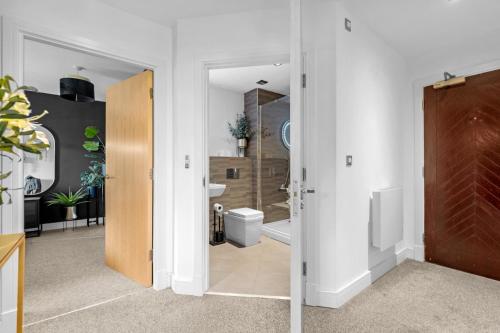 Penthouse Noir - Wyndale Living - Central BHam 2BR photo 34