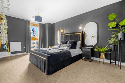 Penthouse Noir - Wyndale Living - Central BHam 2BR photo 7