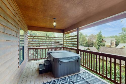 Gallery image of Brazen Bear Bungalow in Glade