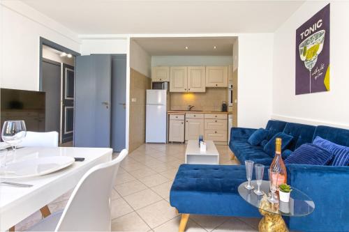 Appartement 2 pièces avec balcons, parking extérieur