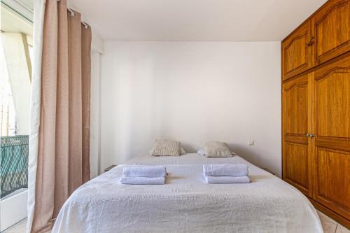 Appartement 2 pièces avec balcons, parking extérieur