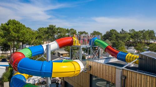 Legeområdet for børn på Mobile Homes by KelAir at Camping Les Genets