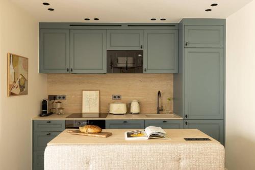 Luxurious Residence Saint Honore by onefinestay