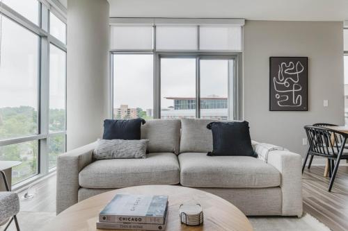 Gallery image of Blueground Bethesda roof pool coffee lounge WDC-914 in Woodmont