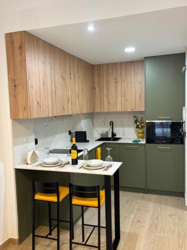 Kuchyň nebo kuchyňský kout v ubytování App Dichtbij vliegveld, Madrid centrum en IFEMA