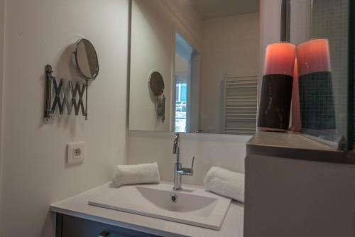 Gambar di galeri bagi L'Elegance - Appartement de charme aux pieds de la montagne du Taillefer di Duingt