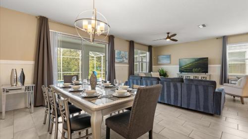 Upstay - Resort Villa with Pool and Cinema photo 12