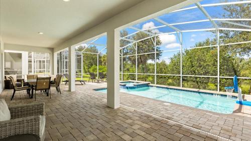 Upstay - Resort Villa with Pool and Cinema photo 8