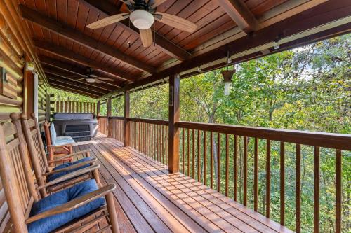 Cabin Retreat - Private Hot Tub & Pool Table photo 18