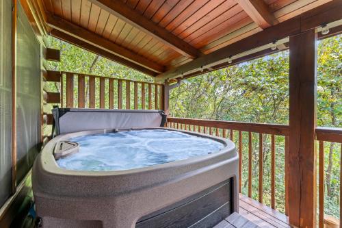 Cabin Retreat - Private Hot Tub & Pool Table photo 17