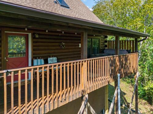 Cabin Retreat - Private Hot Tub & Pool Table photo 22