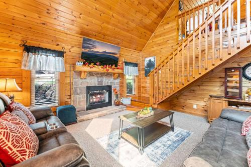 Cabin Retreat - Private Hot Tub & Pool Table photo 10