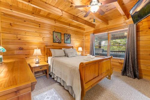 Cabin Retreat - Private Hot Tub & Pool Table photo 24
