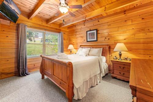 Cabin Retreat - Private Hot Tub & Pool Table photo 26