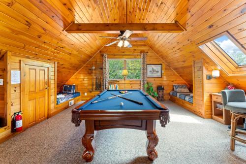 Cabin Retreat - Private Hot Tub & Pool Table photo 33