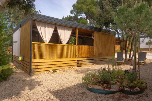 Mobile Home Saky, Biograd na Moru
